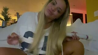 trishyland onlyfans Gorgeous chick fucks cunt with phallus