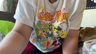 Summer aka melkteeth onlyfans Playful babe shows off her charms