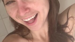 rileyreidx3 onlyfans Hot lady plants hand in anus