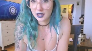 sluttypotato_ chaturbate  bitch jerks off in the office