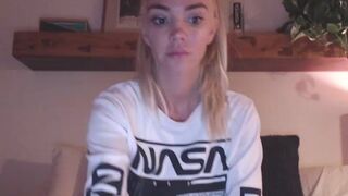 nikiskyler chaturbate Cute chicks dancing striptease