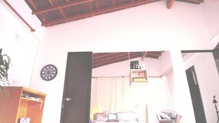 Kendall Tylertyler chaturbate Cute young lady puts on big tits