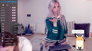 careful_i_bite chaturbate  fucks herself with black dildo