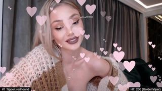 yveline luscious whore rubs boobs with oil