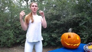 rocknrose beautiful lady shows gorgeous body