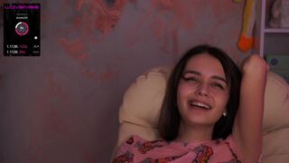 oooops__ chaturbate Hot brunette girl pulls her pussy