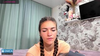 joconda chaturbate Shy teen masturbates pussy with sex toy
