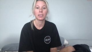 texas_blonde chaturbate Cute babe strips and jerks off shaved holes