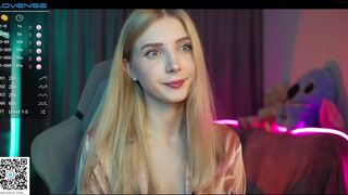 oh_honey_ chaturbate  sits on a toy