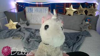 dahlia chaturbate Lustful plump bitch spreads her legs and jerks off her cunt