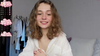 mxxnsxsul chaturbate Charming babe undresses and jerks off