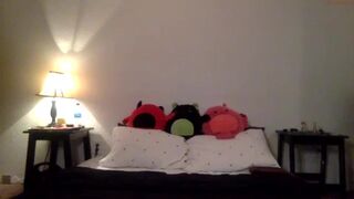 maudesworld chaturbate Incendiary Shmara plays with a big dildo