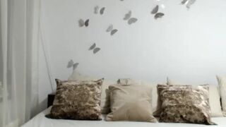 kissofacobra chaturbate fucks herself with different sized dicks