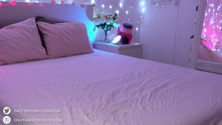 ezra chaturbate Naughty slut fucks anus phallus