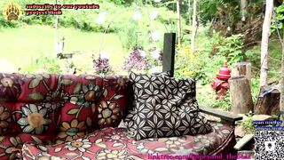 honeyand_thebear chaturbate Busty confused girl gets naked and jerks off