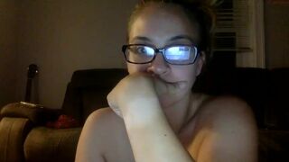 soccermom2317 chaturbate Beautiful bitch is banging with sex machine