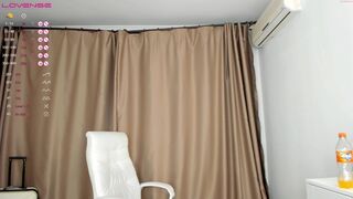 loko_chi chaturbate Feral doll nifty jerks off both holes