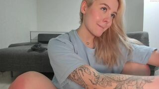 honey_sunshine chaturbate Cute lady undresses in fornt of the camera