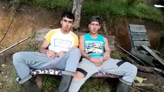 gomez98xxx chaturbate  flows form all holes