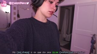 evelynpiers chaturbate Desired chick caresses juicy holes