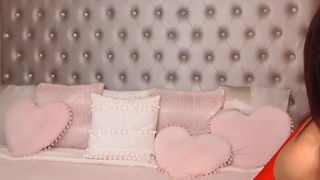 amberely stunning babe fucks her ass hard
