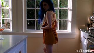Tara Quartz ManyVids Window Peak