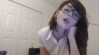 Elfiex ManyVids Nerdy Teen Drools and Spits
