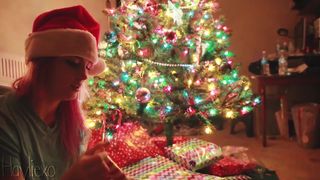 Hayliexo ManyVids Trying Daddys Secret Present