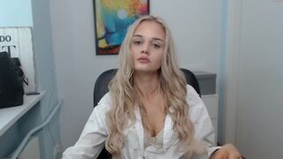 leila_il chaturbate Magnificent mother dances