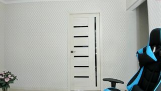 mei_tin chaturbate Luxurious bitch caresses shaved holes