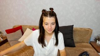 kodydi chaturbate Buxom plays with long dildo