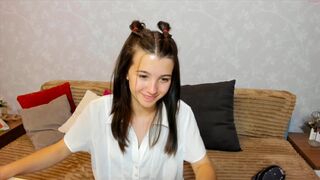 kodydi chaturbate Cute babe licks dildo