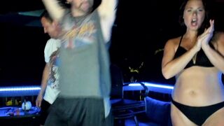 whaaaaaaaat chaturbate Exquisite body gently pulls pussy