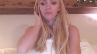 nikiskyler chaturbate Gorgeous girl caresses big tits