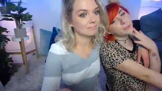 caireen chaturbate Cute babe caresses shaved cunt