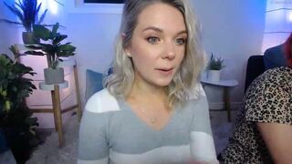 caireen chaturbate Experienced woman paws lips sex