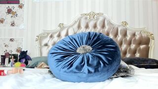 lil_hana74 chaturbate Housewalker reveals her delicious body