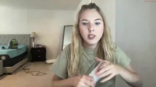 tpink95 chaturbate  Masturbates his swollen clit