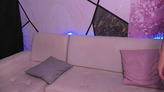 open_your_mind7 chaturbate Dark skinned lady gently jerks her pussy