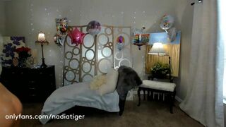 nadiatiger Charm seduces a curvaceous