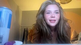 kylieecreams webcam show form May-2-2022