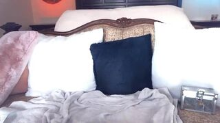 jennyblighe Busty Shmara Masturbates Cunt