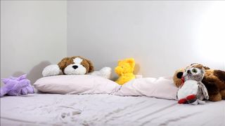 ChloeNight ManyVids frozen treat eating and squirting