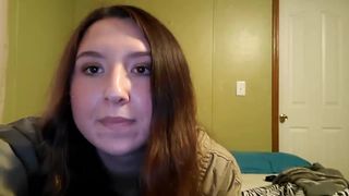 vixen01 black-haired beauty pulls sex lips