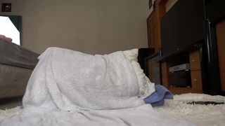 mandy138 babe in stockings fingering sex toy