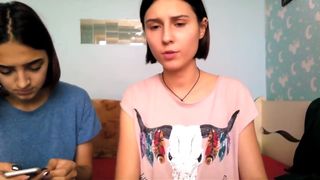 lari_18 Sultry brunette