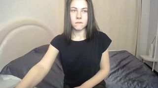 honeyamy erotic slut was long-awake, and finally decided to jerk off her shaved pussy