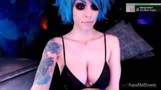 annamolli Shy kurvasmachny jerking pussy