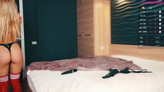 slemgem Impressive slut fucks herself with sex toy