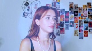 GwenHayes runet wriggles in fornt of webcam